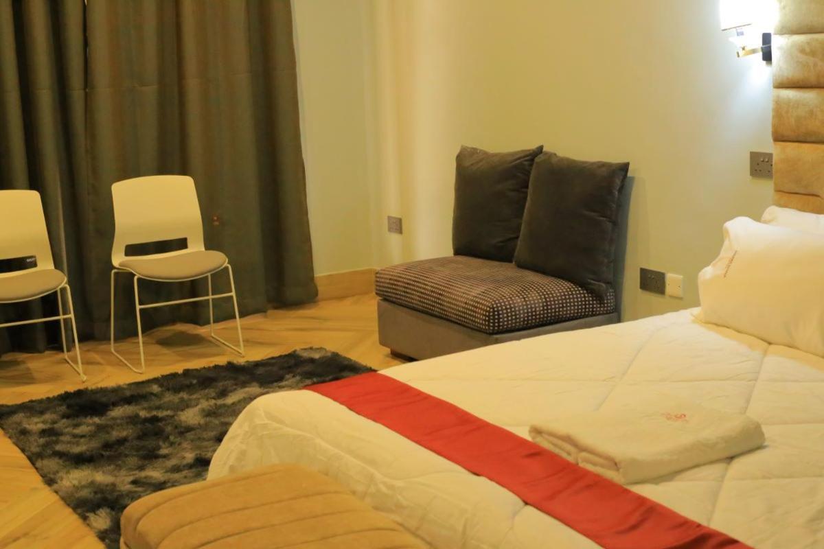 Golden Suites Hotel Entebbe Ngoại thất bức ảnh